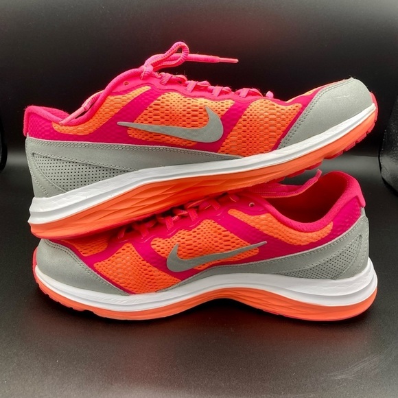 NIKE Dual Fusion 3 running shoe, size 6.5 youth or 8.5 women's. - Picture 7 of 14